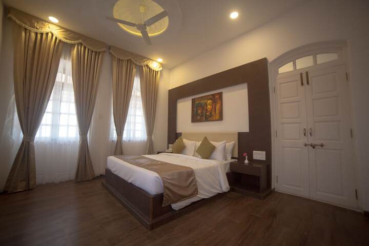 Room 4 of 49