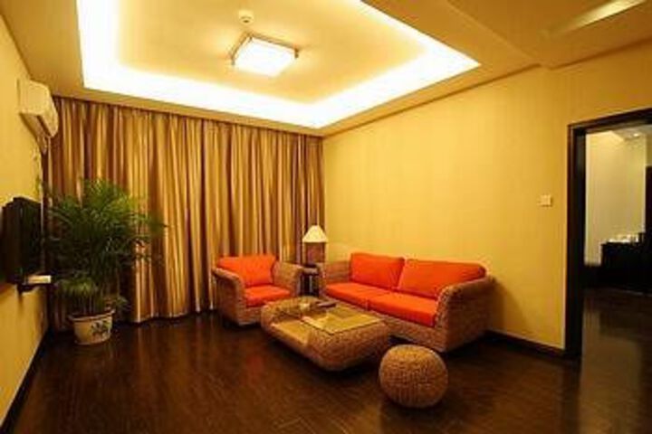 Room 9 of 10