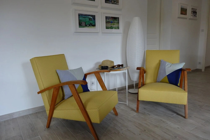 Room 2 of 12