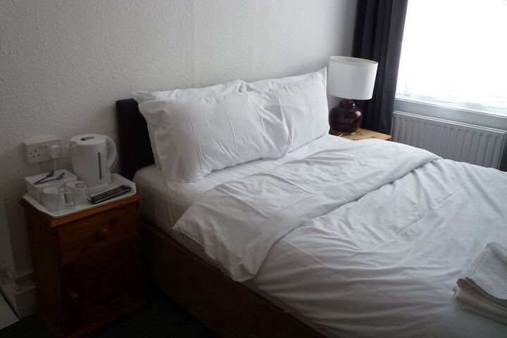 Room 27 of 47