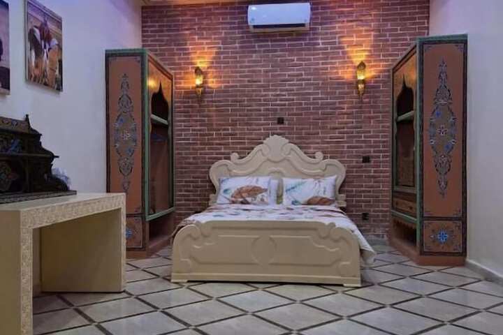 Room 15 of 96