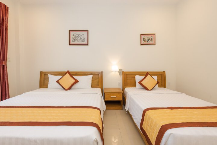 Room 4 of 49
