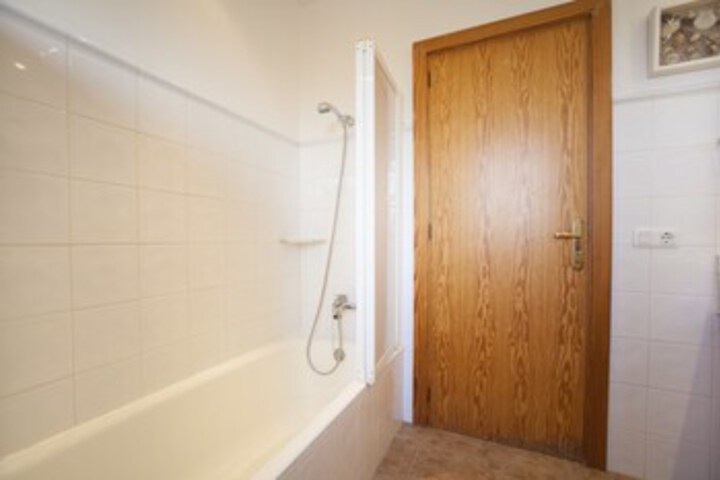 Room 4 of 37