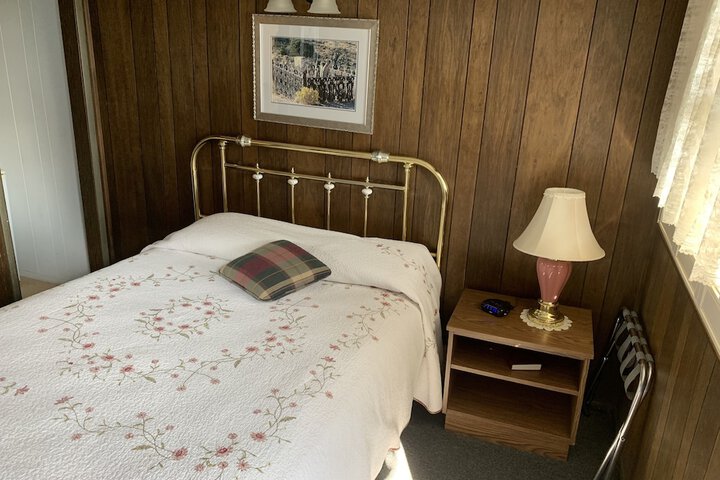 Classic Double Room 1 Queen Bed (13 of 33)