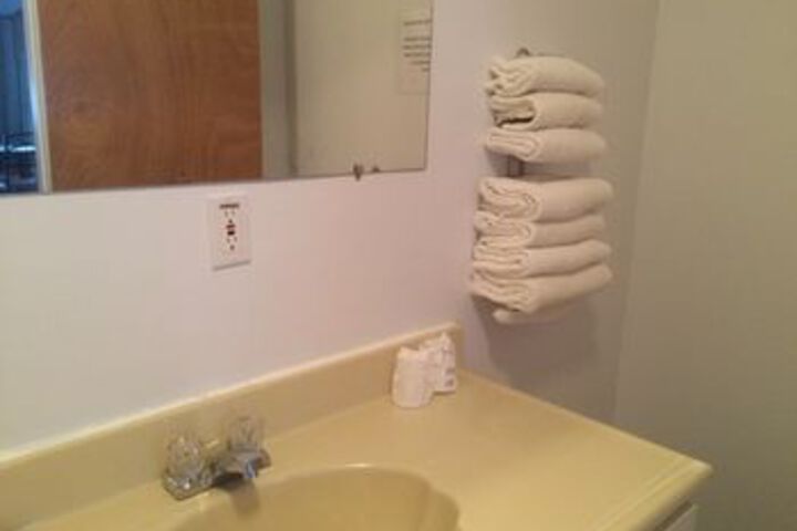 Room 4 of 25