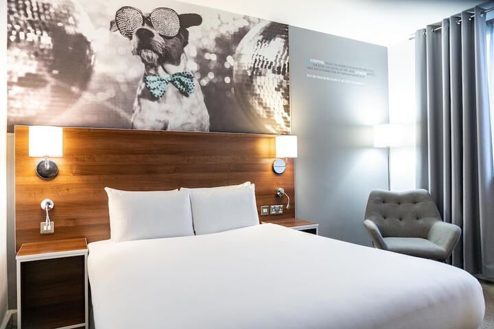 Room 17 of 42