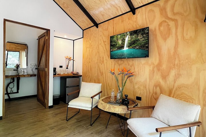 Room 4 of 36