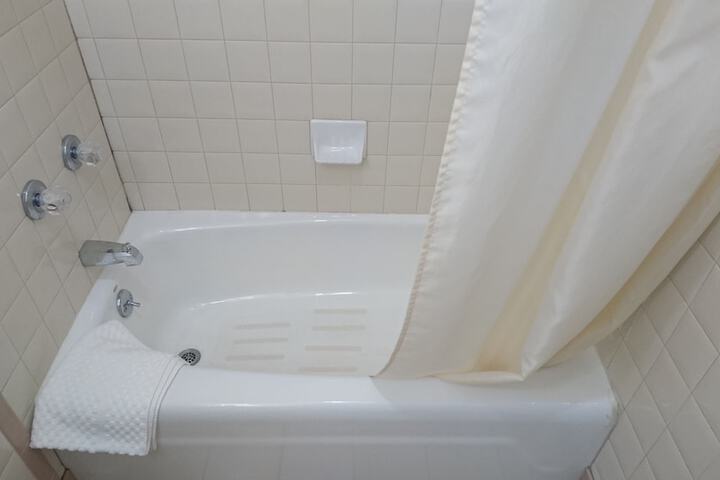 Economy Room 1 Double Bed (6 of 16)