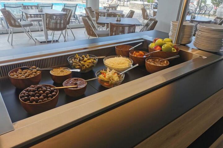 Dining 52 of 70
