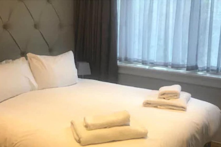 Room 5 of 60