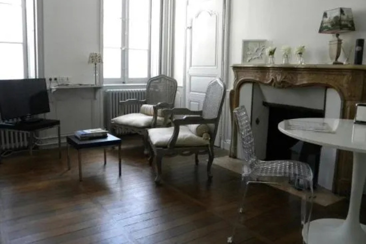 Room 4 of 11