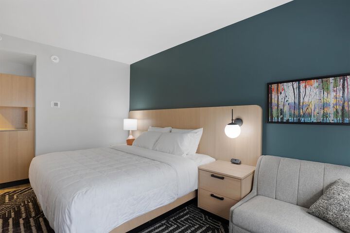 Room 16 of 103