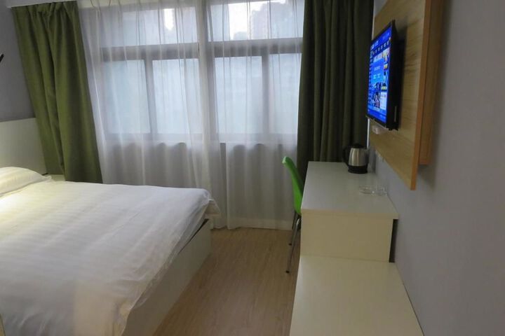 Room 7 of 20
