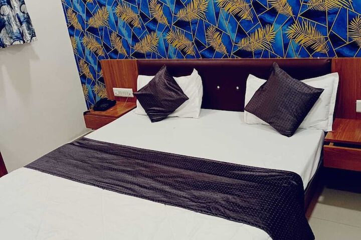 Room 7 of 27