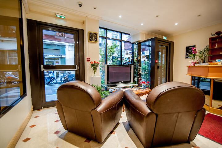Guest Lobby
