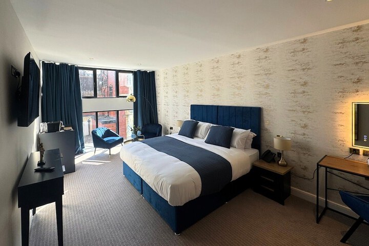 Room 12 of 37