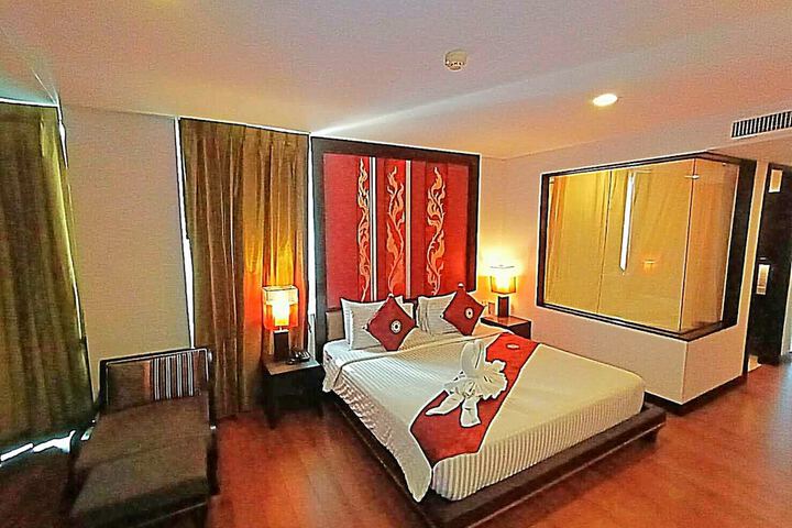 Room 10 of 241