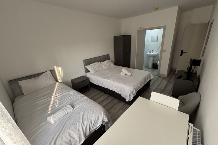 Room 17 of 46