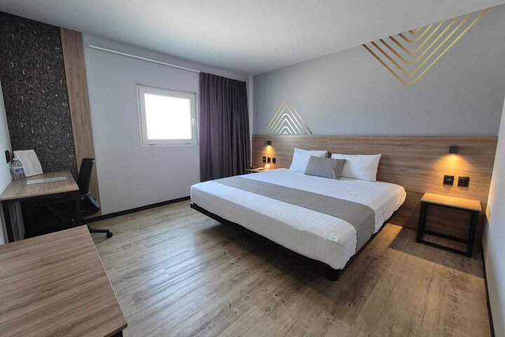 Room 10 of 43
