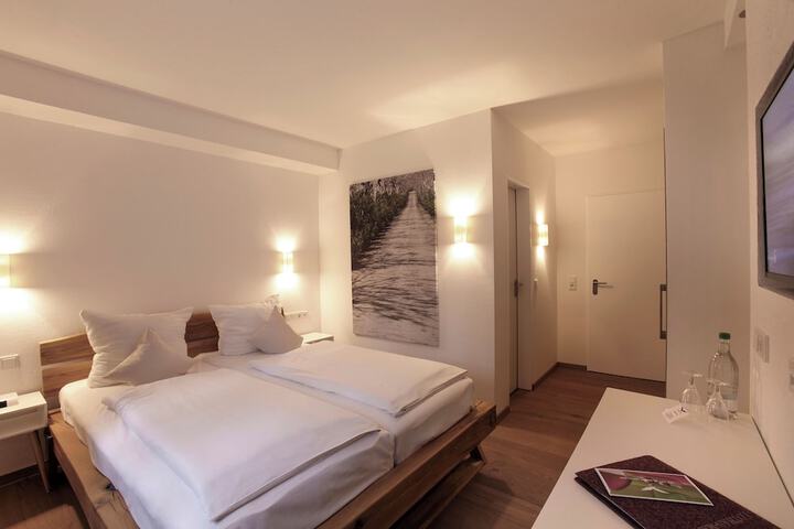 Room 8 of 29