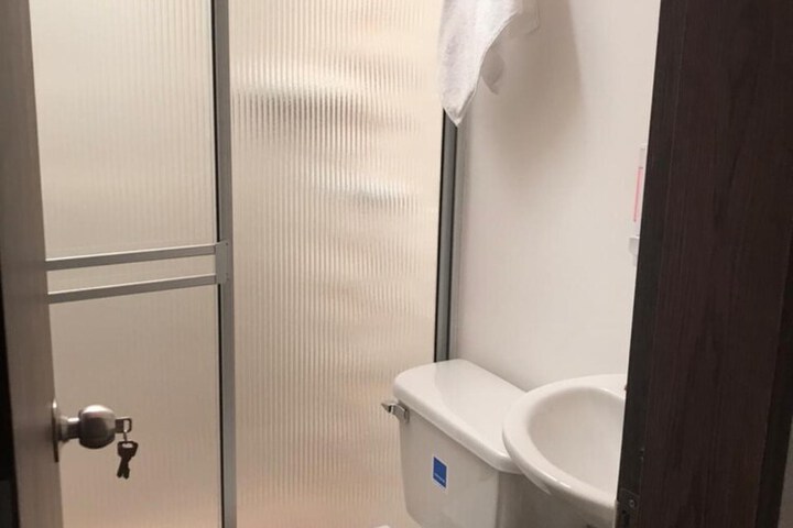 Room 31 of 40