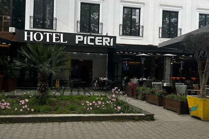 Hotel 16 of 16