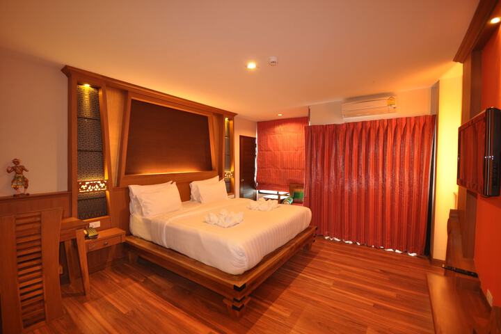 Room 27 of 83