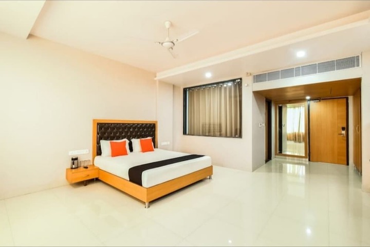 Room 3 of 10
