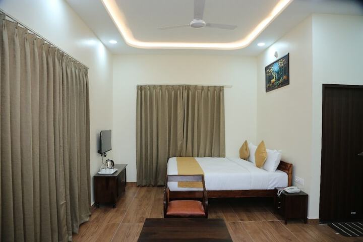 Room 5 of 15