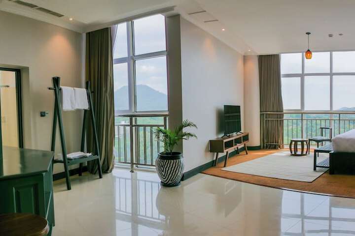 Room 15 of 31