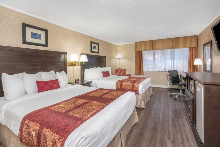 Room 7 of 39