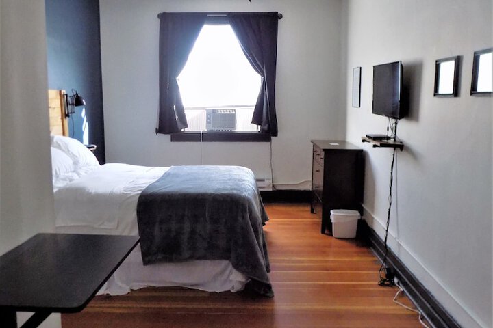 Room 10 of 63