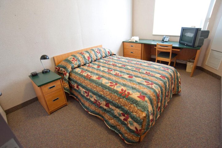 Room 10 of 46
