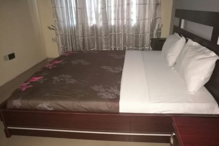 Room 4 of 19