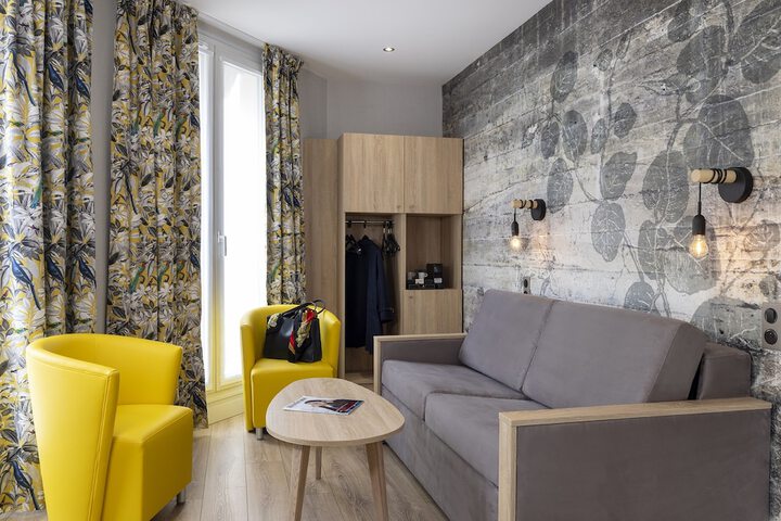 Room 8 of 40