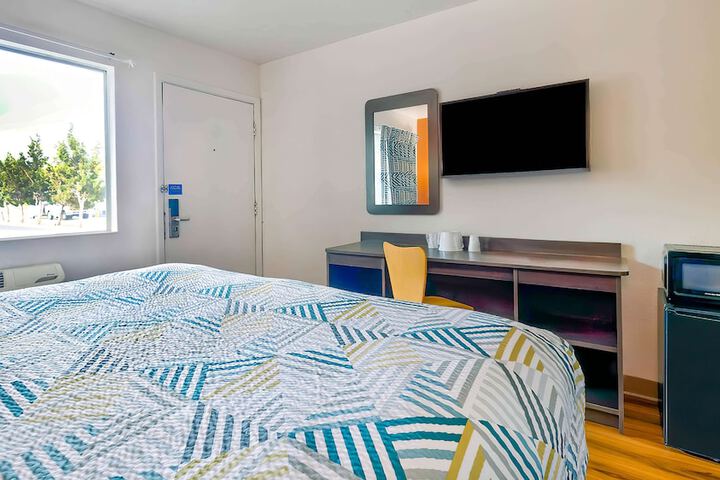 Room 9 of 24