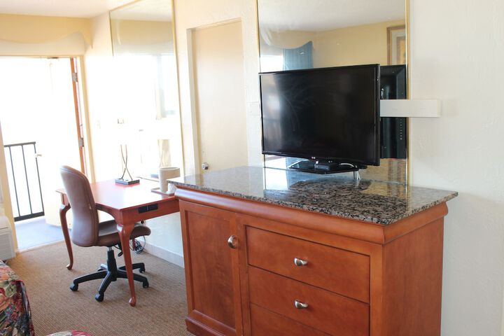 Studio with 2 Double Beds (8 of 15)