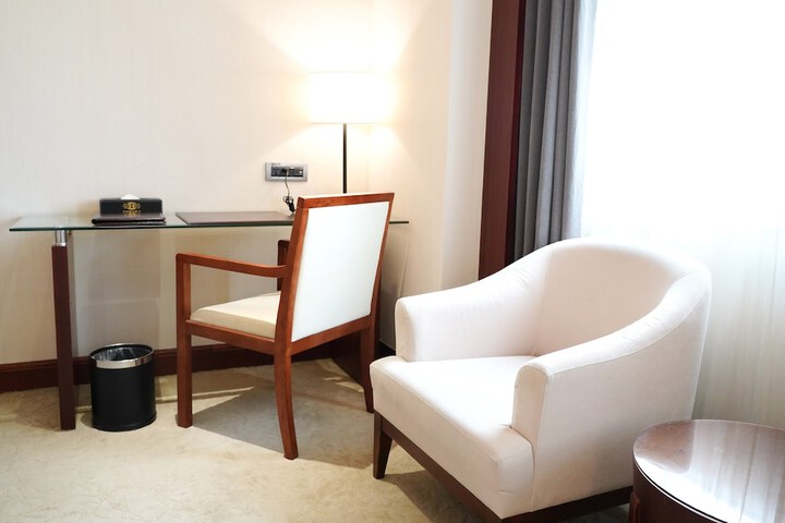 Room 28 of 38
