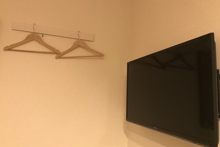 Room 27 of 37