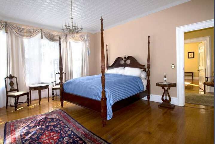 Room 3 of 9