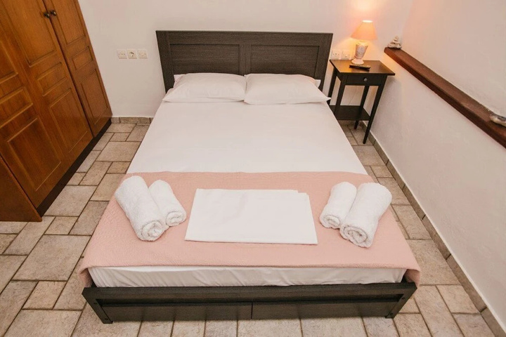Room 3 of 18