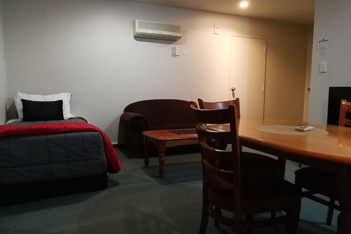 Room 54 of 100