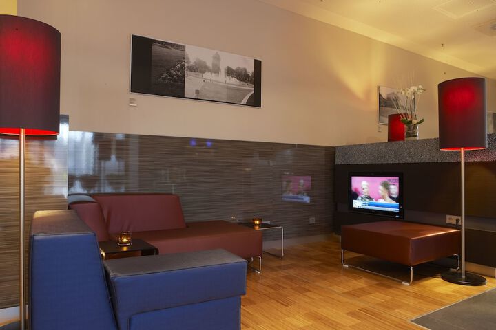 Guest Lobby