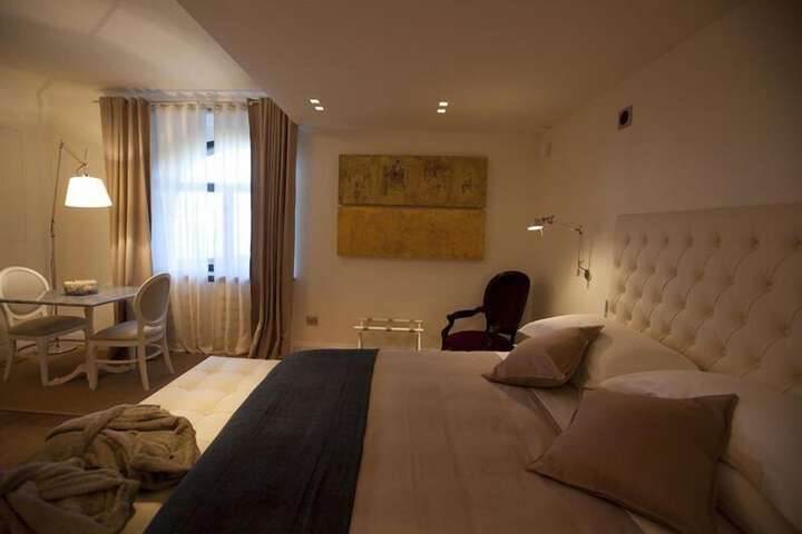 Room 73 of 170