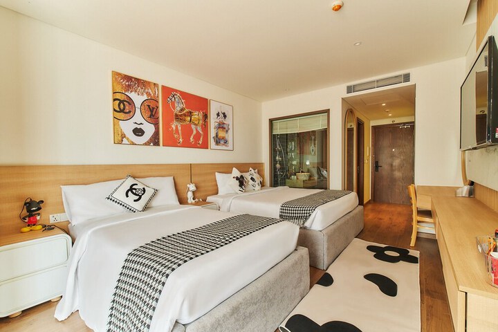 Room 18 of 130
