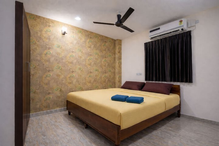 Room 5 of 34