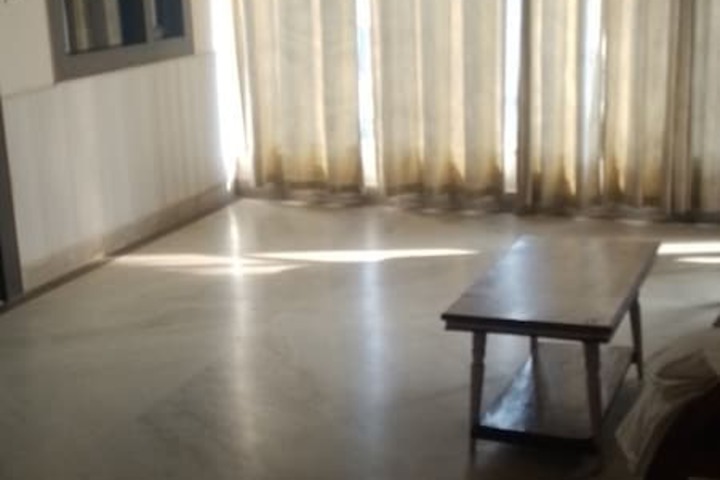 Room 12 of 17