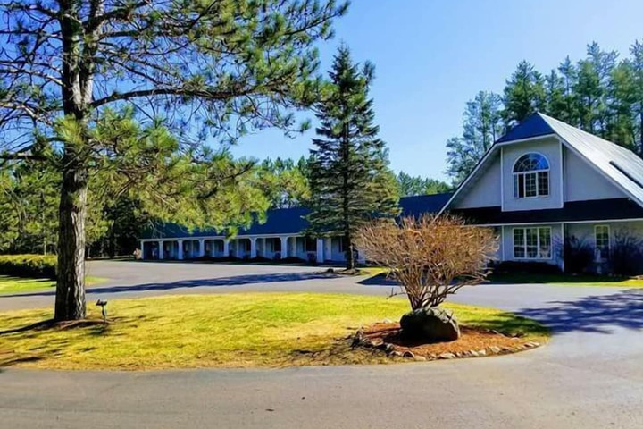 Northwoods Motel