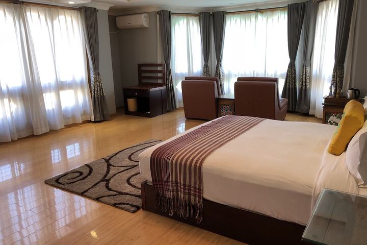 Room 16 of 52
