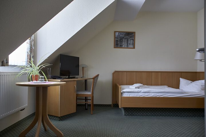 Room 8 of 60